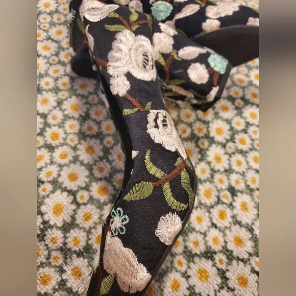 Metallic Embroidered Rampage Heels (EUC) - Picture 2 of 5